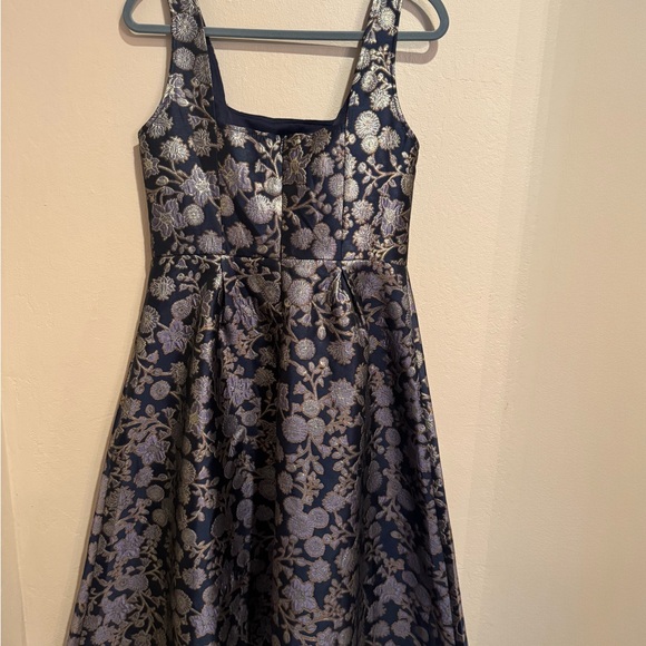Francesca's Collections Navy and Gold Floral Brocade Midi Dress - Picture 4 of 6